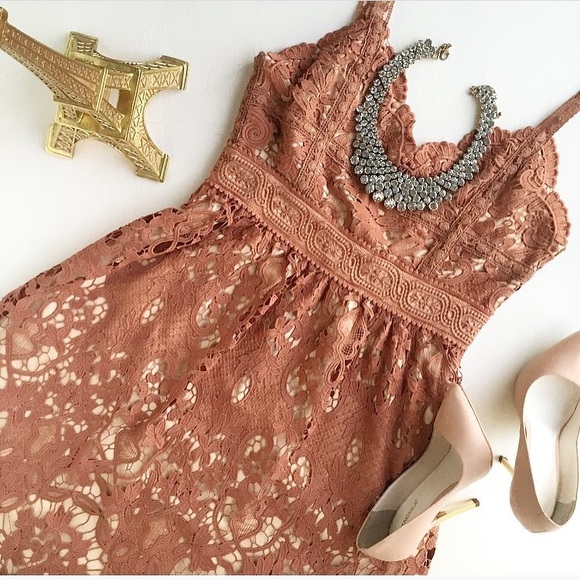 Nordstrom Dresses & Skirts - Beautiful dress lace midi dress